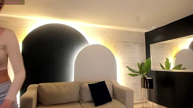 KaiaFerreira online show from 5, 2, 2026