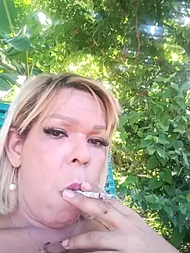 blondebitchlitle online show from 17, 12, 2025