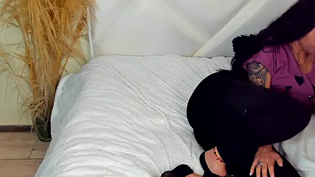 ScarlethNatasha online show from 2, 10, 2025