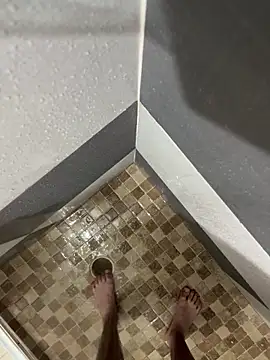 Snapshot of mylovetr1 chatting on 21, 12, 2025 mylovetr1 online show from 21, 12, 2025