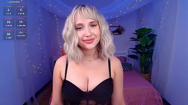 Snapshot of Evacadooo chatting on 7, 7, 2026 Evacadooo online show from 7, 7, 2026