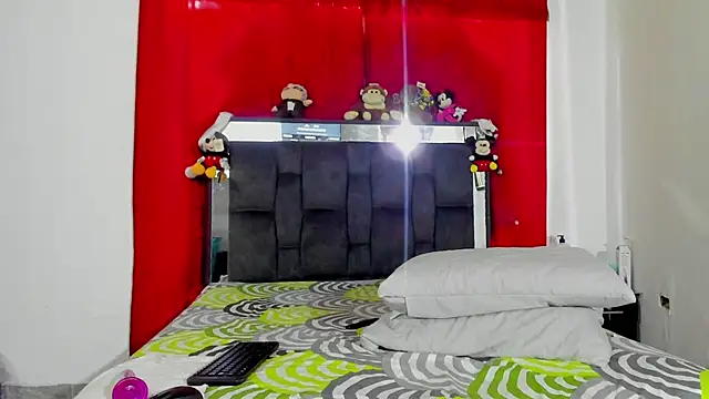 chloe vasquez710 online show from 11, 1, 2025