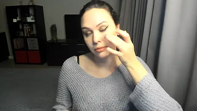 MollyCheiz online show from 11, 1, 2025