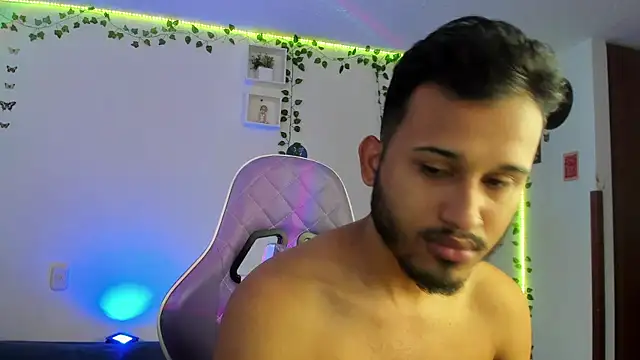 Raf brunette online show from 28, 12, 2024