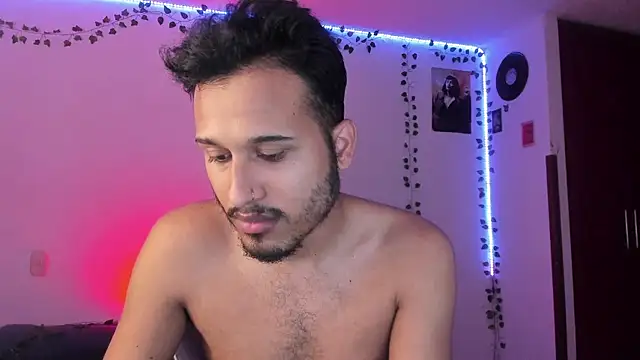 Raf brunette online show from 12, 3, 2025