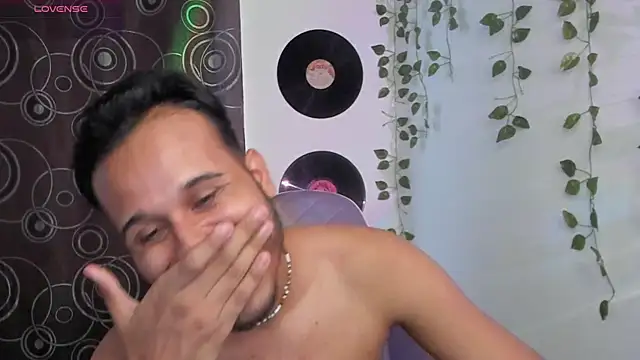 Raf brunette online show from 16, 10, 2025