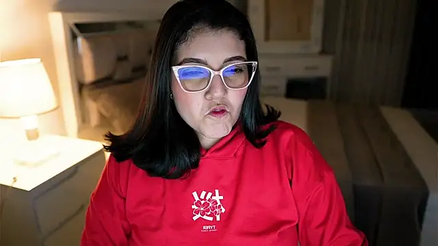 Camilaa bueno online show from 4, 10, 2025