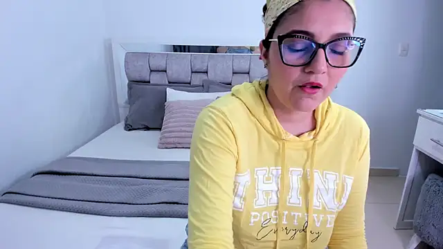 Camilaa bueno online show from 27, 5, 2026
