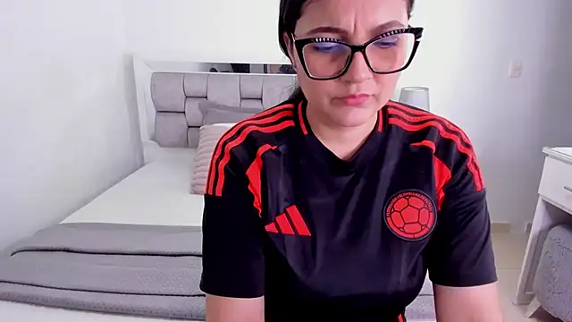 Snapshot of Camilaa_bueno chatting on 29, 6, 2026 Camilaa bueno online show from 29, 6, 2026