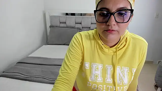 Snapshot of Camilaa_bueno chatting on 17, 7, 2026 Camilaa bueno online show from 17, 7, 2026