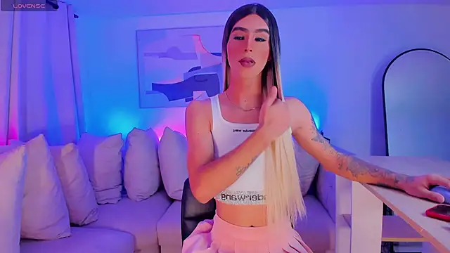 Snapshot of Ashley_Reminton chatting on 4, 1, 2025 Ashley Reminton online show from 4, 1, 2025