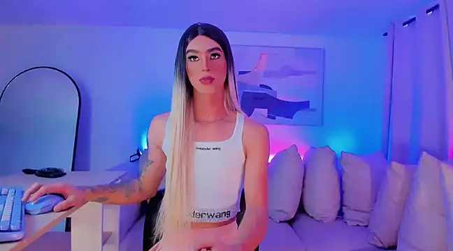 Snapshot of Ashley_Reminton chatting on 4, 1, 2025 Ashley Reminton online show from 4, 1, 2025