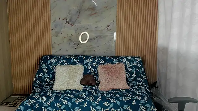 Any topless online show from 15, 10, 2025