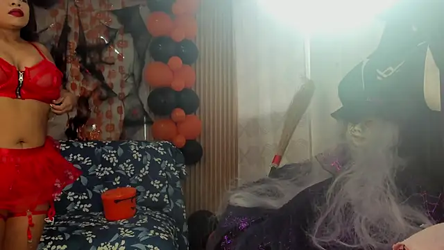 Any topless online show from 29, 10, 2025