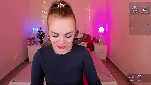 Snapshot of julianablond chatting on 7, 1, 2025 julianablond online show from 7, 1, 2025