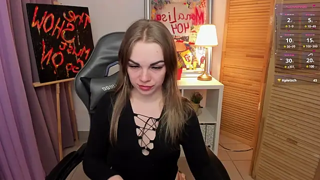 Snapshot of julianablond chatting on 28, 1, 2025 julianablond online show from 28, 1, 2025