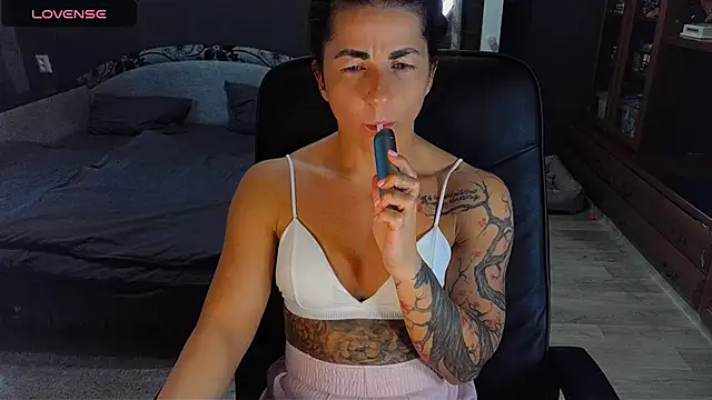 Snapshot of Aria_Dl chatting on 7, 10, 2025 Aria Dl online show from 7, 10, 2025