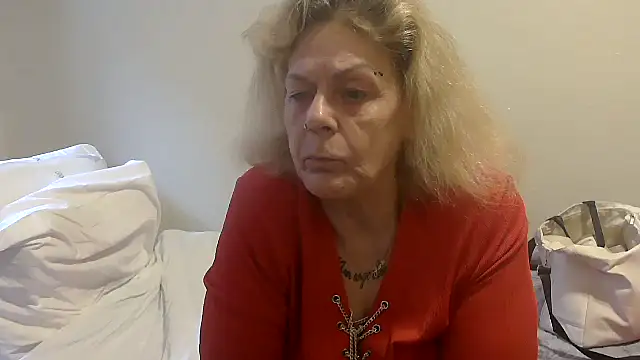 housewife shantie online show from 3, 10, 2025