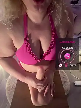 Snapshot of CurvyAnonymousGirl89 chatting on 10, 7, 2026 CurvyAnonymousGirl89 online show from 10, 7, 2026