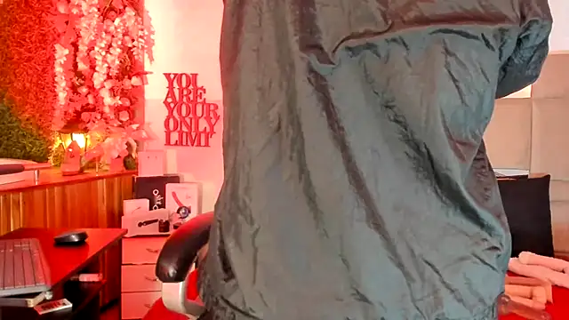 natacha  black  online show from 23, 2, 2025