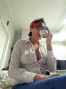 Snapshot of Vagabondainnamorata chatting on 28, 3, 2026 Vagabondainnamorata online show from 28, 3, 2026