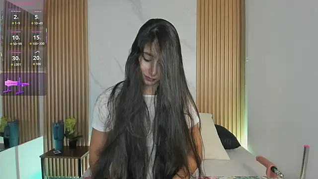 Julia Martinez  online show from 25, 2, 2026