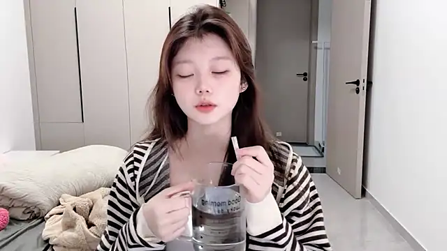 yangyang-1115 online show from 9, 10, 2025