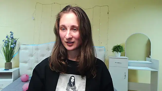 MichelLeee online show from 28, 1, 2025