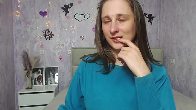 MichelLeee online show from 3, 3, 2025