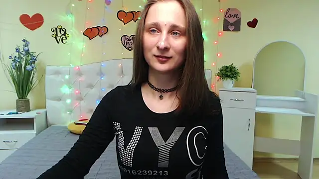 MichelLeee online show from 6, 3, 2025