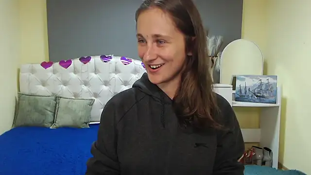 MichelLeee online show from 18, 9, 2025