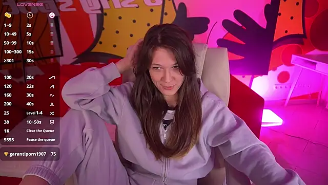 DreamyLinaa online show from 14, 1, 2026