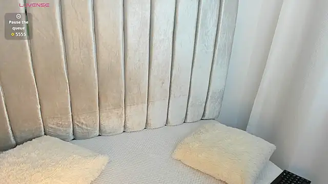 aurora johnson  online show from 6, 2, 2026