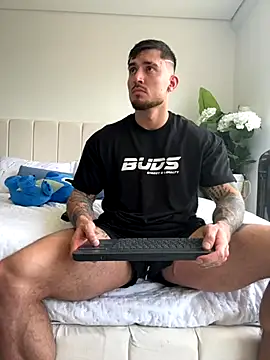 DimitriSullivan  online show from 17, 9, 2025