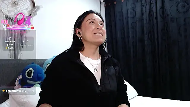 Ella Rousse online show from 6, 4, 2026