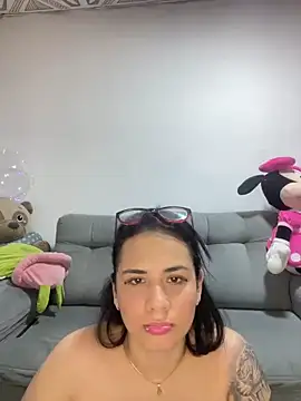 Leyna Kenet online show from 6, 12, 2024