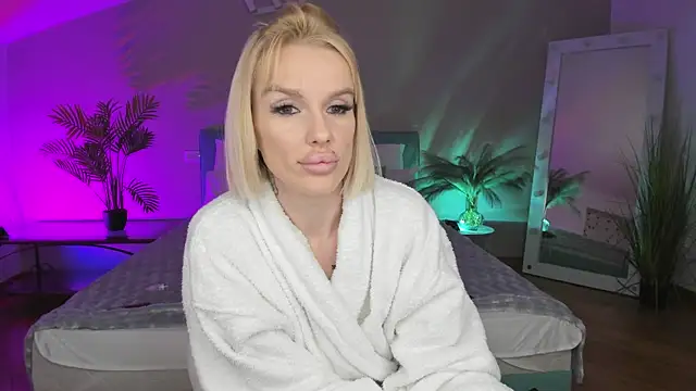 Lana kitty   online show from 23, 7, 2026