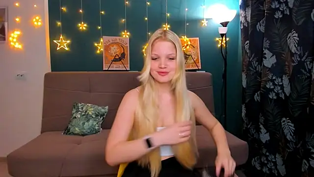 Xloe Queen online show from 28, 1, 2025