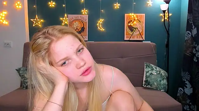 Xloe Queen online show from 19, 3, 2025