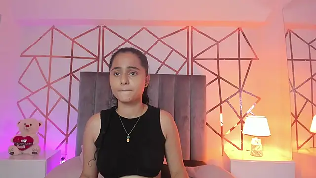 Giselle Roldan online show from 3, 3, 2025