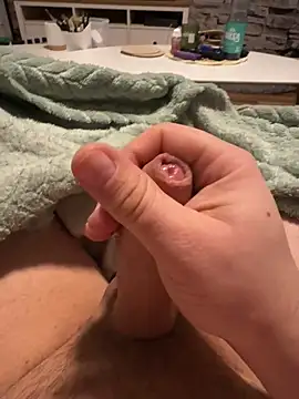 Snapshot of daniii27u chatting on 2, 4, 2026 daniii27u online show from 2, 4, 2026