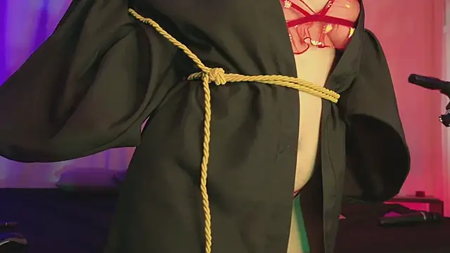 Snapshot of Little_maeve chatting on 23, 2, 2025 Little maeve online show from 23, 2, 2025