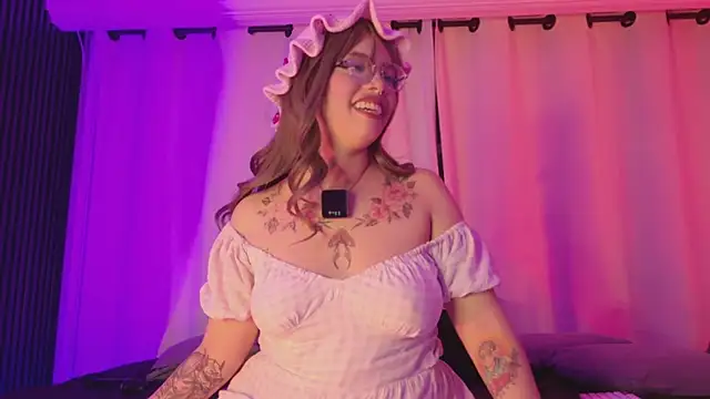 Snapshot of Little_maeve chatting on 27, 2, 2025 Little maeve online show from 27, 2, 2025