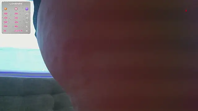 Snapshot of Little_maeve chatting on 25, 9, 2025 Little maeve online show from 25, 9, 2025