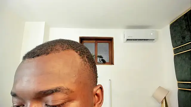 Snapshot of Dylan_Taylor chatting on 7, 7, 2026 Dylan Taylor online show from 7, 7, 2026