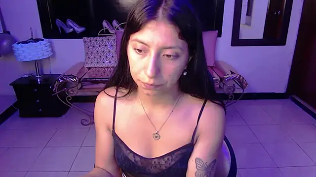 Angela Diaz  online show from 25, 1, 2025