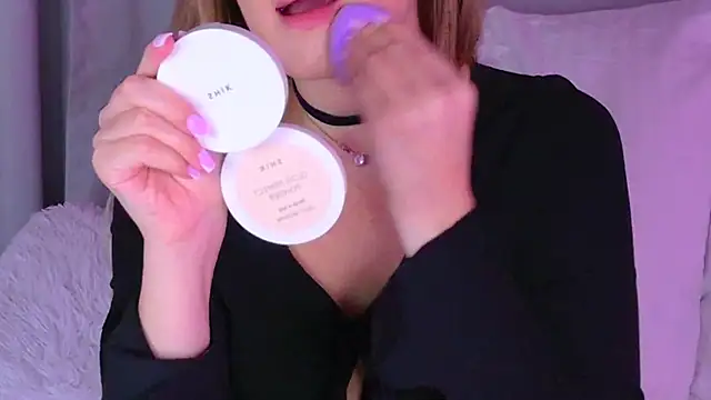 BeatriceEsmont online show from 16, 11, 2025