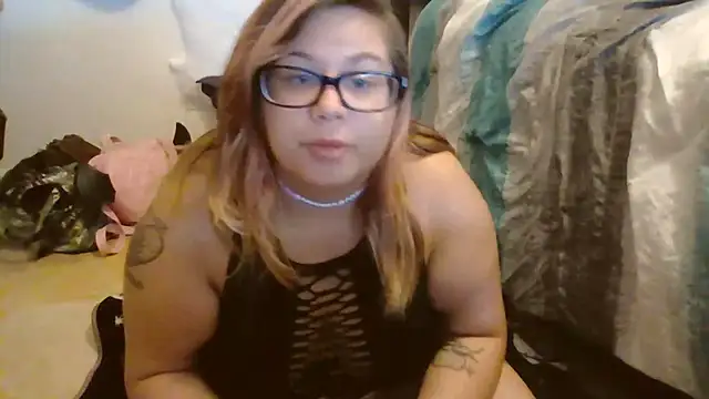 HoneyBear19 online show from 23, 10, 2025