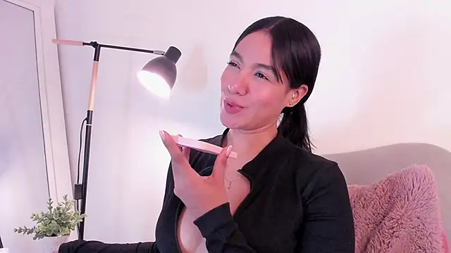 Snapshot of EmmaaCoel chatting on 2, 4, 2026 EmmaaCoel online show from 2, 4, 2026