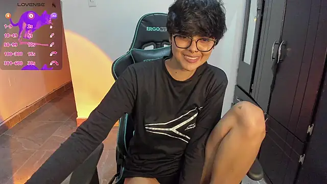 Snapshot of gooddess_isis chatting on 7, 1, 2025 gooddess isis online show from 7, 1, 2025